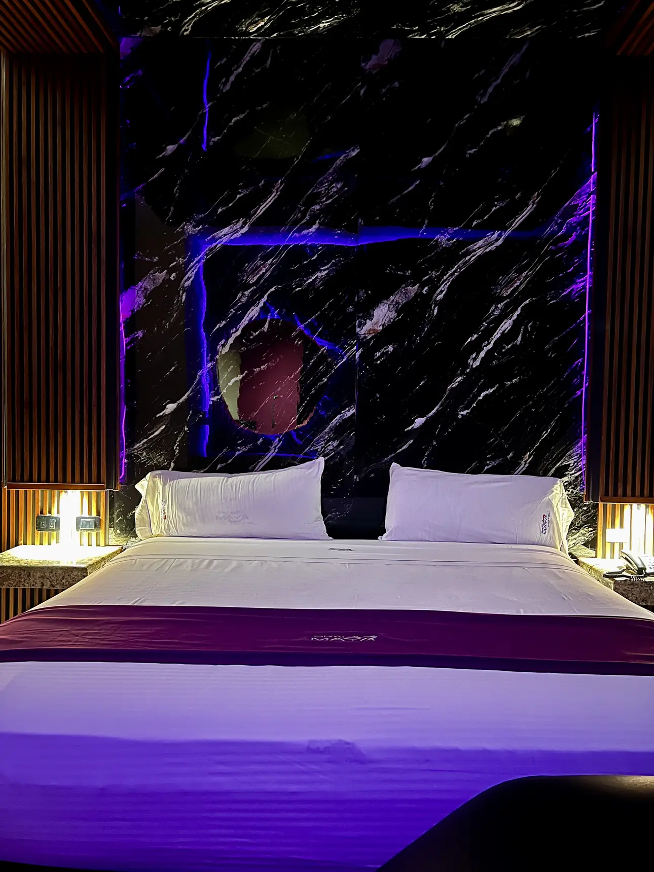 Luxury Suite, estilo Violeta